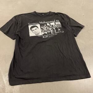 Y2K heavyweight Mohammad Ali tribute t-shirt